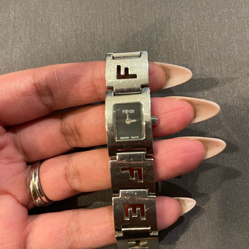 FENDI Watch - Picture 3 of 12